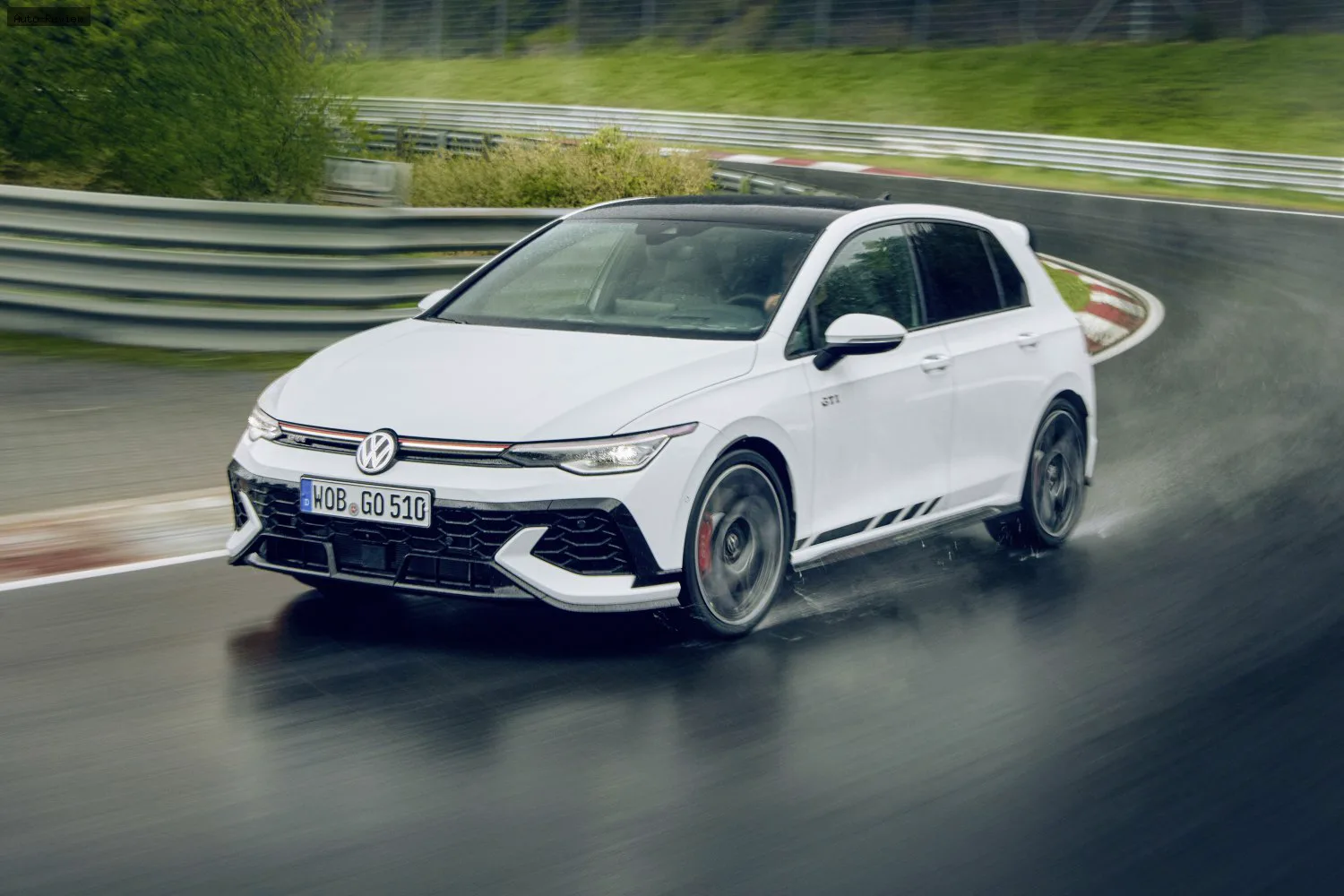 Volkswagen Golf Golf VIII (facelift 2024) GTI Clubsport 2.0 TSI (300 лс) DSG 2024 -