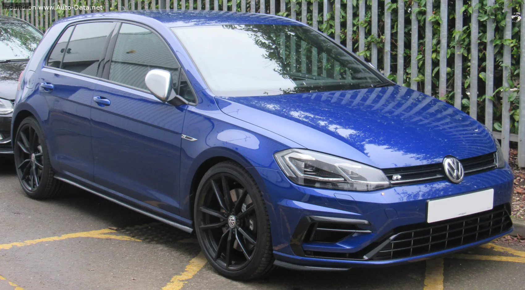 Volkswagen Golf Golf VII Variant (facelift 2017) R 2.0 TSI (310 лс) 4MOTION DSG 2017 - 2018