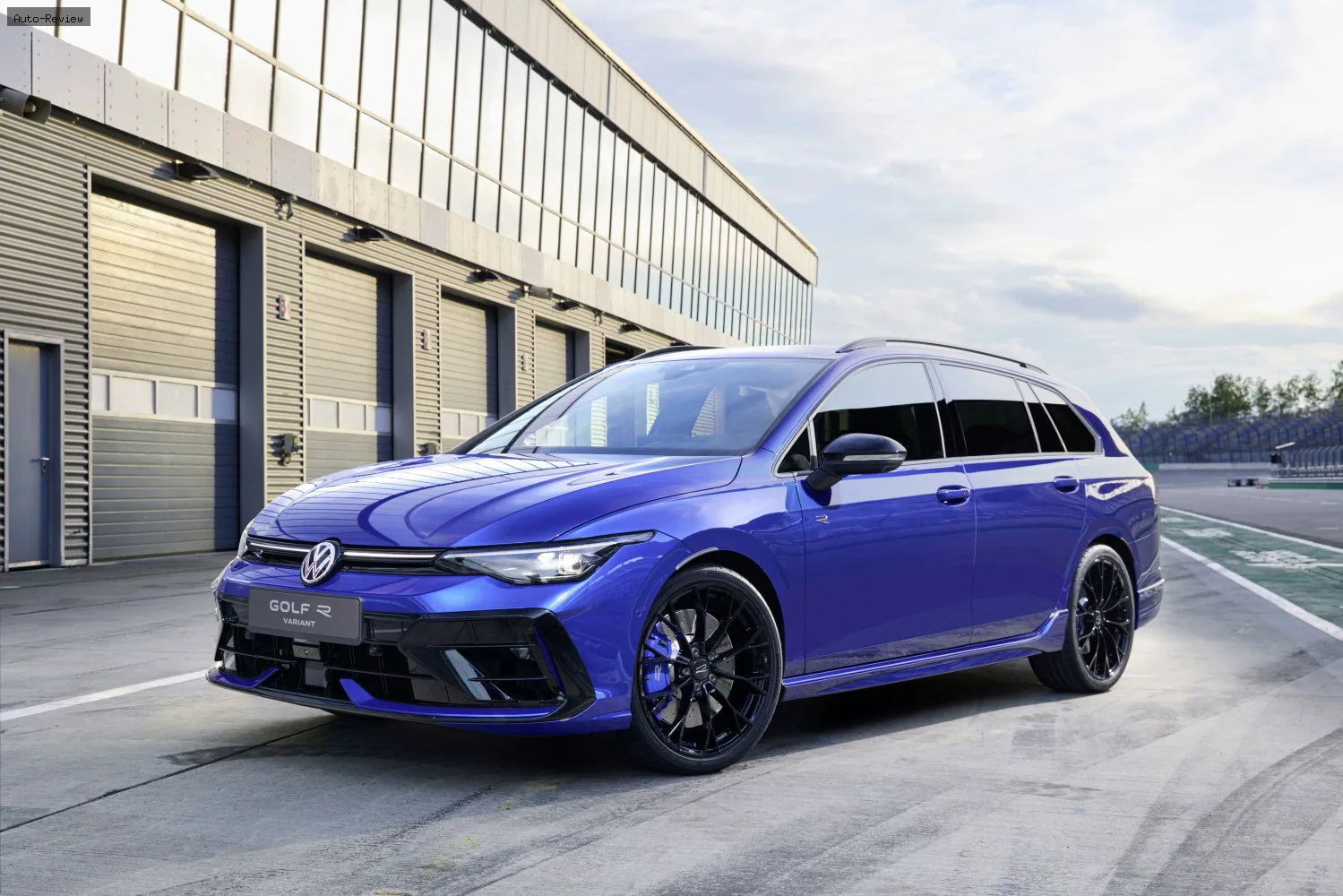 Volkswagen Golf Golf VIII (facelift 2024) R 2.0 TSI (333 лс) 4MOTION DSG 2024 -