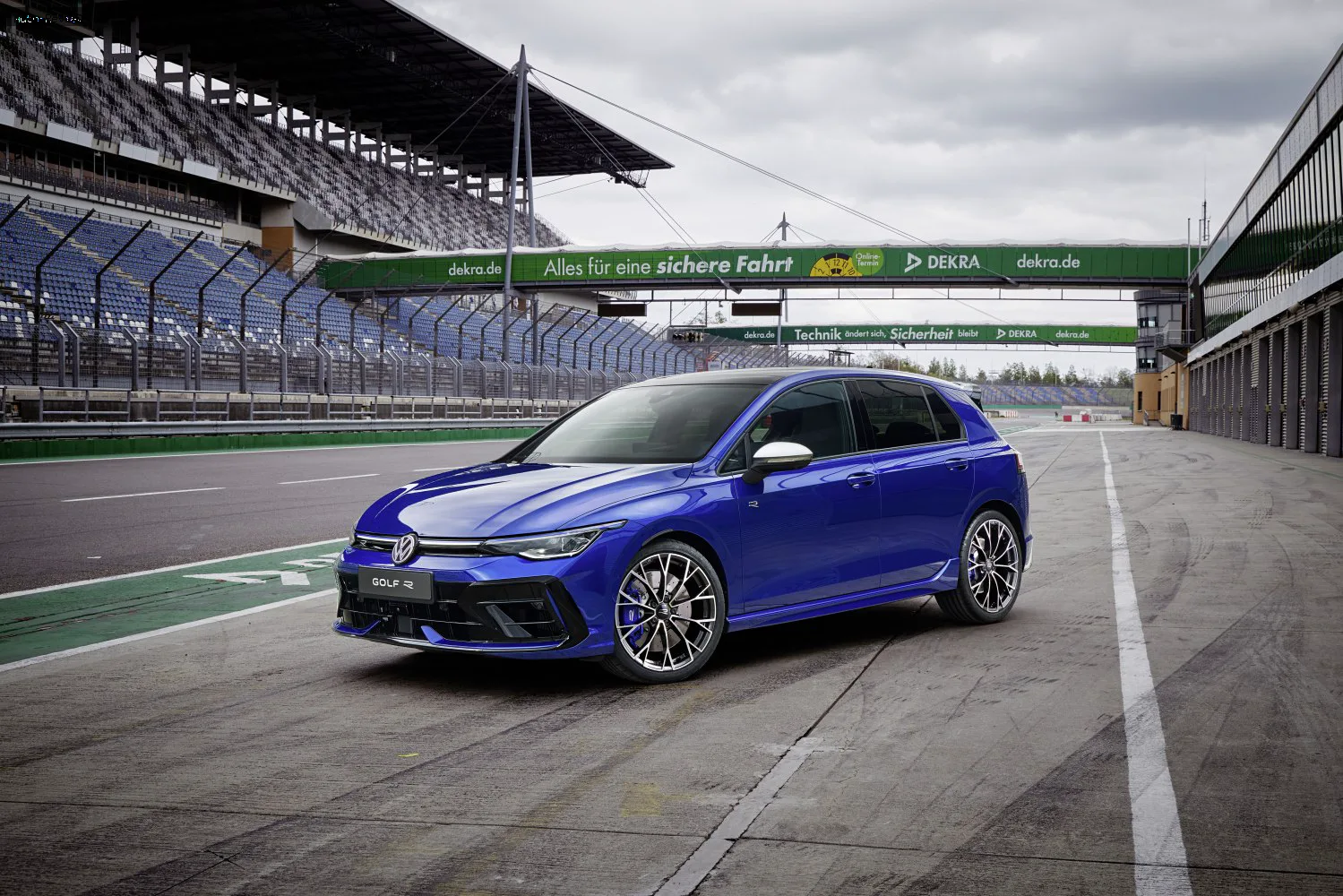 Volkswagen Golf Golf VIII (facelift 2024) R 2.0 TSI (333 лс) 4MOTION DSG 2024 - — фото 3