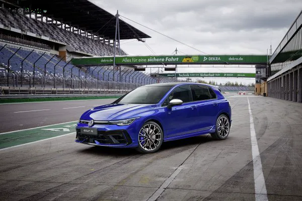 Volkswagen Golf Golf VIII (facelift 2024) R 2.0 TSI (333 лс) 4MOTION DSG 2024 - — фото 4
