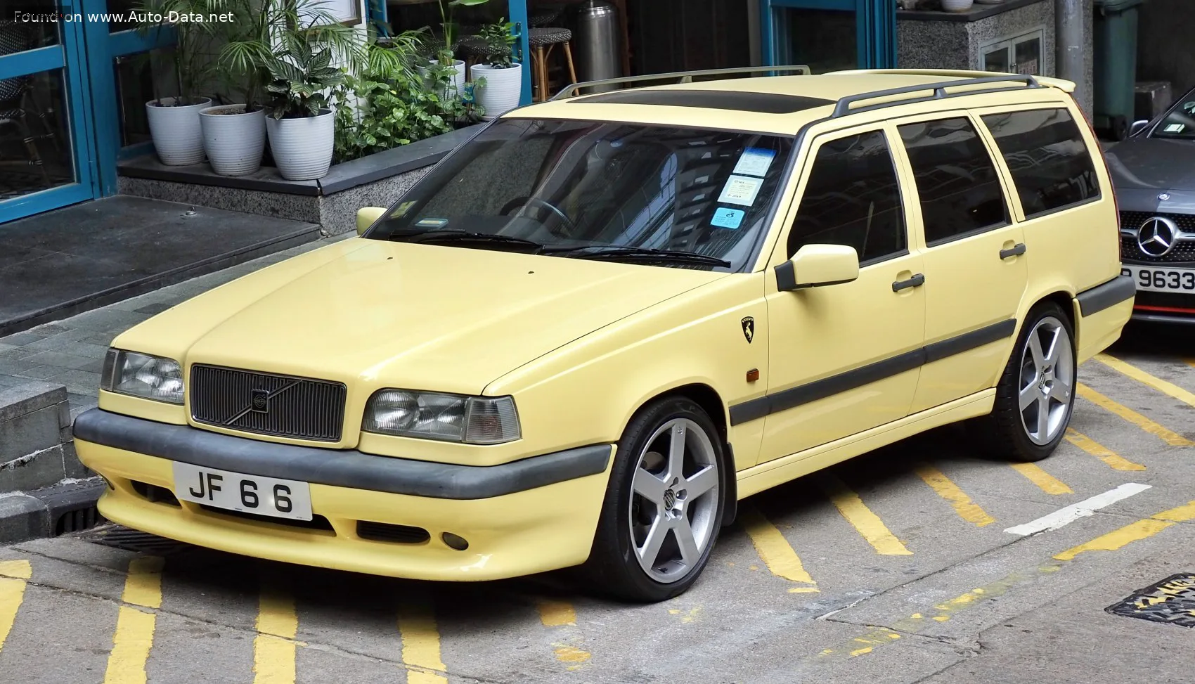 Volvo 850 850 (LS) 2.0 20V Turbo (210 лс) 1993 - 1997