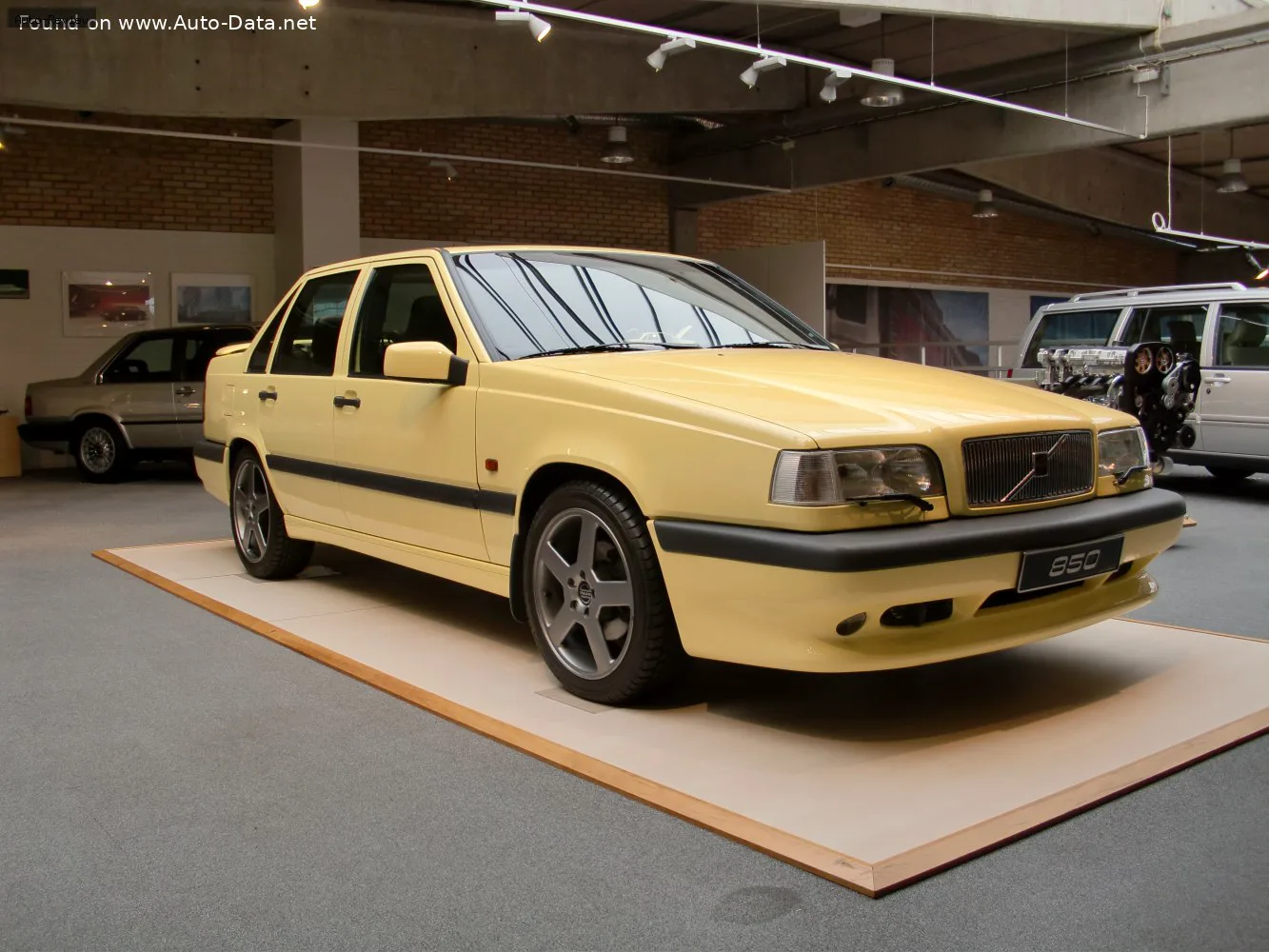 Volvo 850 850 (LS) 2.5 TDI (140 лс) 1995 - 1997 — фото 3