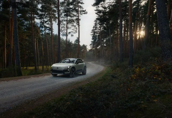 Volvo EX60 EX60 Cross Country P10 95 kWh (510 лс) AWD Electric 2026 - — фото 2