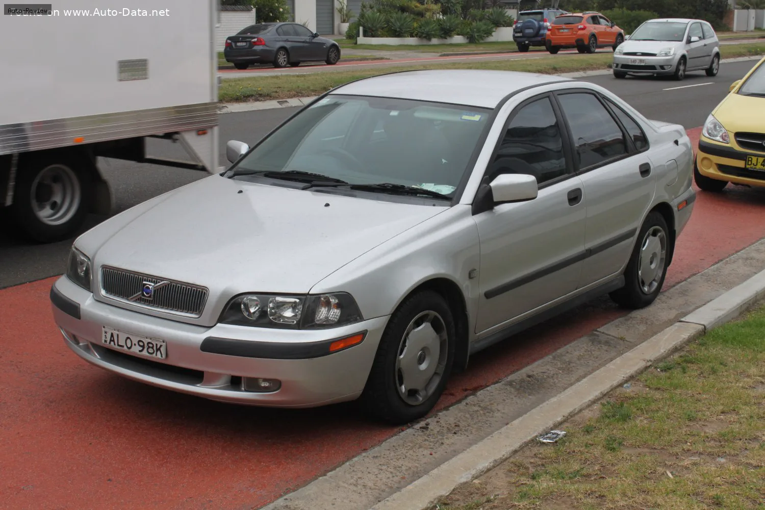 Volvo S40 S40 (VS) 2.0 16V (140 лс) Automatic 1995 - 1999