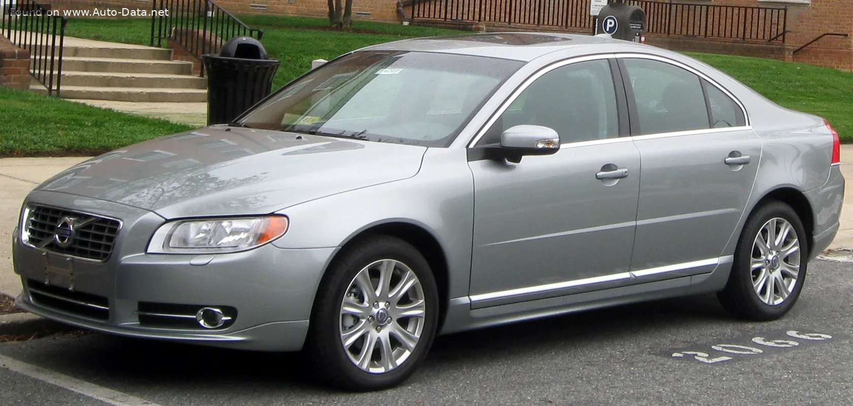 Volvo S80 S80 II (facelift 2009) 2.0 F (145 лс) Ethanol 2009 - 2010