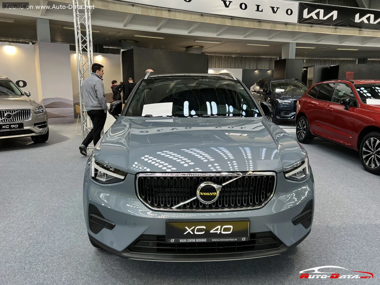 Volvo XC40 XC40 (facelift 2022) 2.0 B3 (163 лс) Mild Hybrid Automatic 2022 - 2026