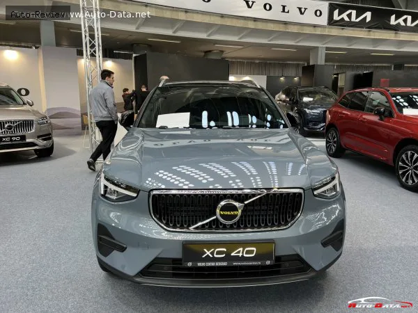 Volvo XC40 XC40 (facelift 2022) 2.0 B3 (163 лс) Mild Hybrid Automatic 2022 - 2026 — фото 2