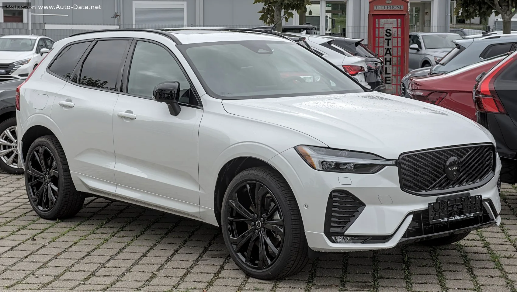 Volvo XC60 XC60 II (facelift 2025) 2.0 T6 (350 лс) Plug-in Hybrid AWD Geartronic 2025 - 2026