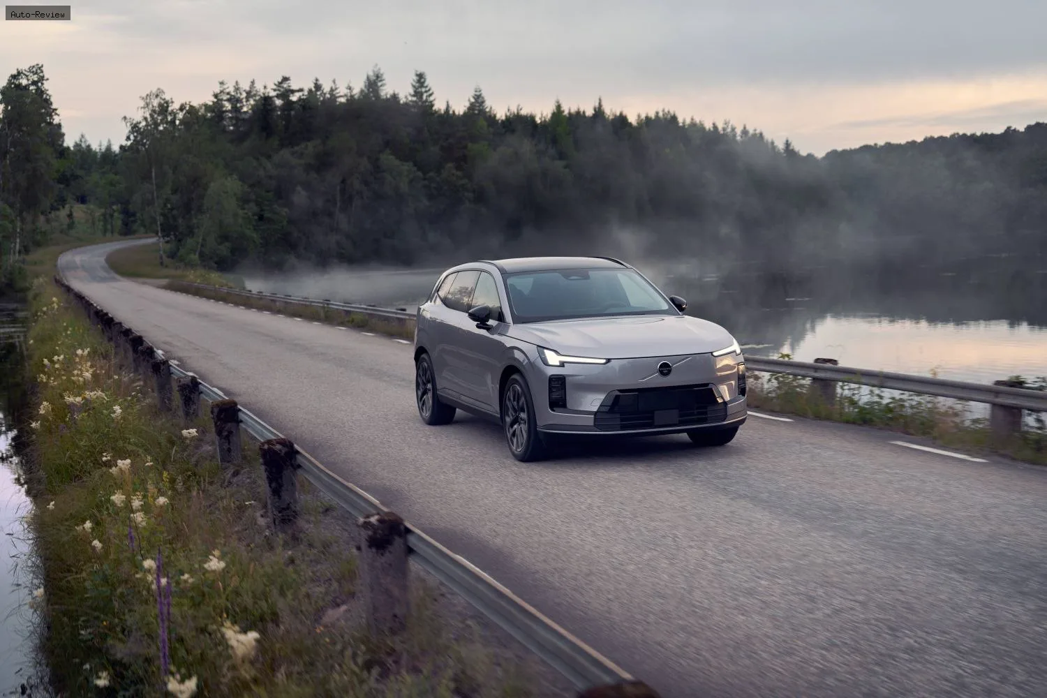 Volvo XC70 XC70 (2025) Ultra Long Range 1.5T (462 лс) Plug-in Hybrid 4WD DHT 2025 -