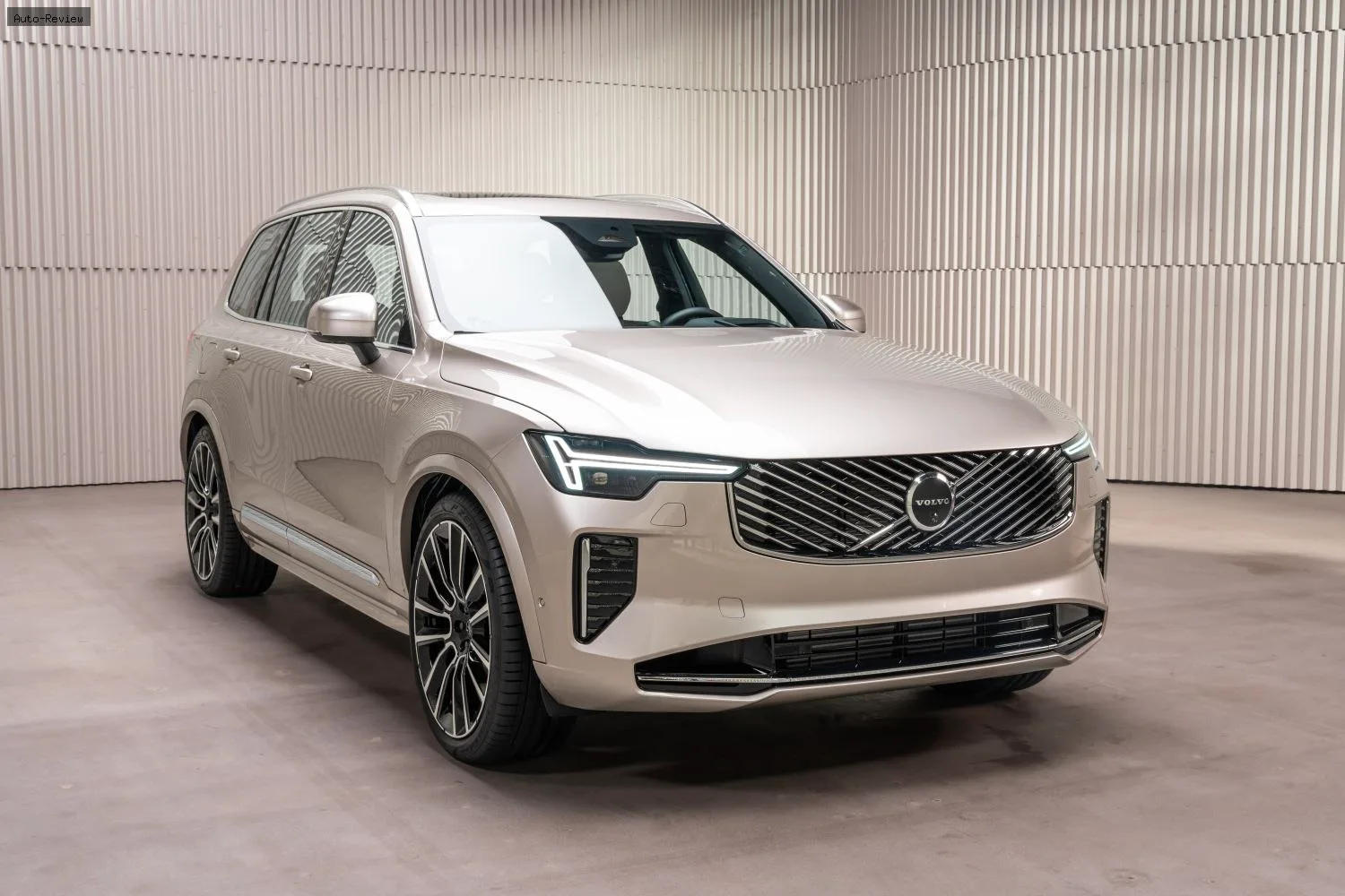 Volvo XC90 XC90 II (facelift 2024) 2.0 T8 (455 лс) Plug-in Hybrid AWD Automatic 2024 - 2026