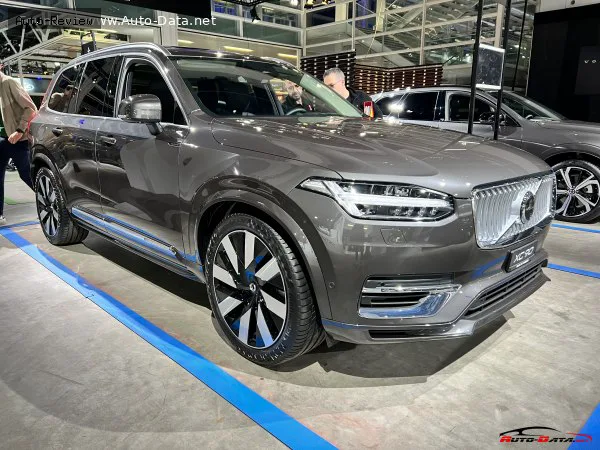 Volvo XC90 XC90 II (facelift 2019) Recharge 2.0 T8 (455 лс) Plug-in Hybrid AWD Geartronic 6-7 Seat 2021 - 2024 — фото 2
