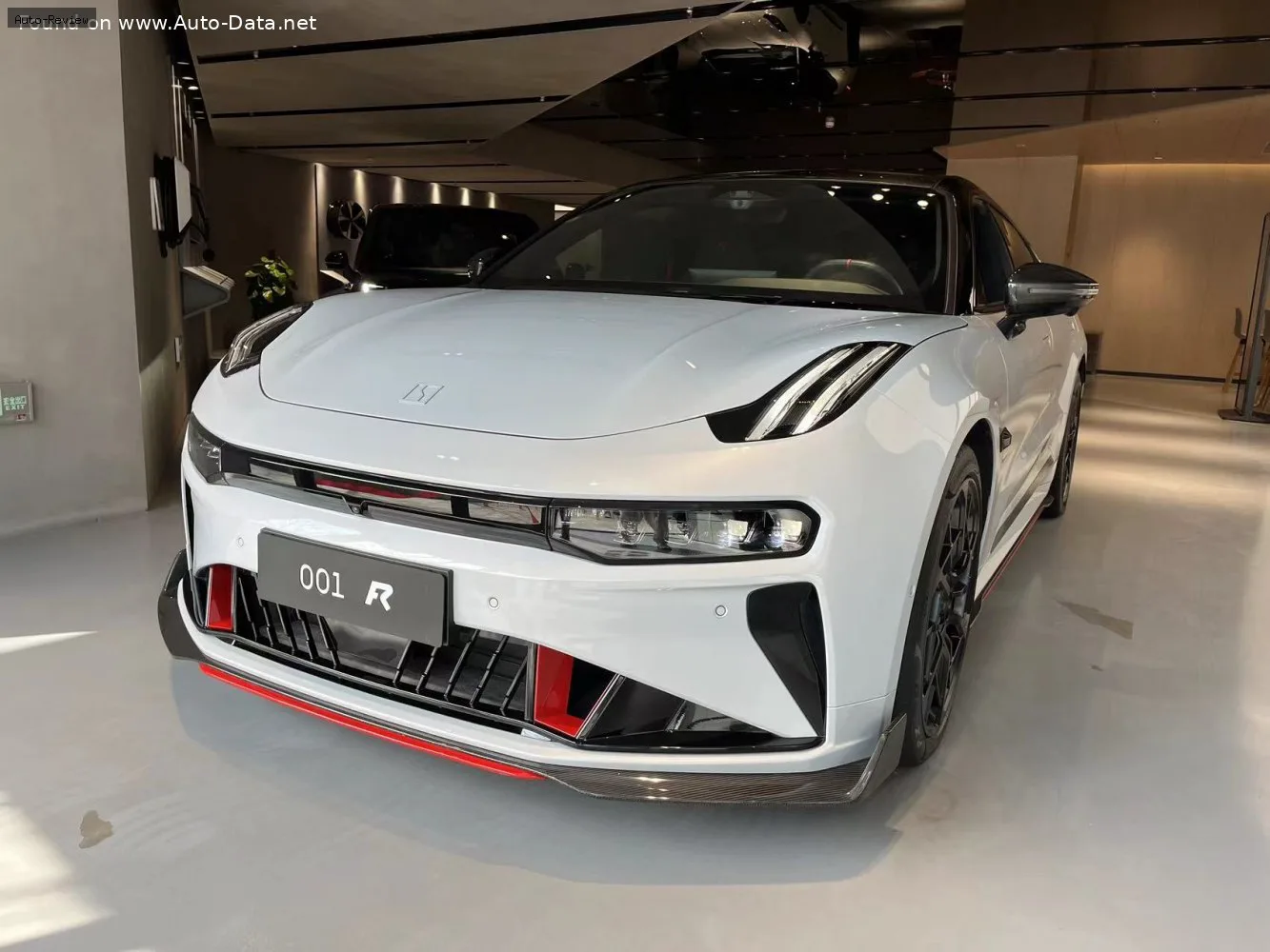 Zeekr 001 001 (facelift 2024) FR 100 kWh (1265 лс) Quad Motor AWD Electric 2024 -